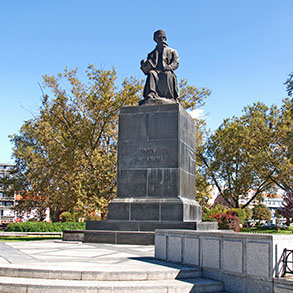 Concierge Belgrade | Monument to Vuk Karadzic